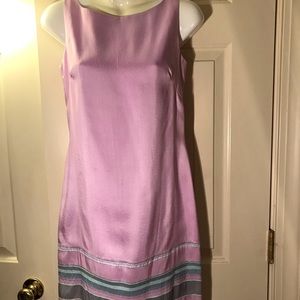 Size 0 Petite sophisticate 100% silk shift dress